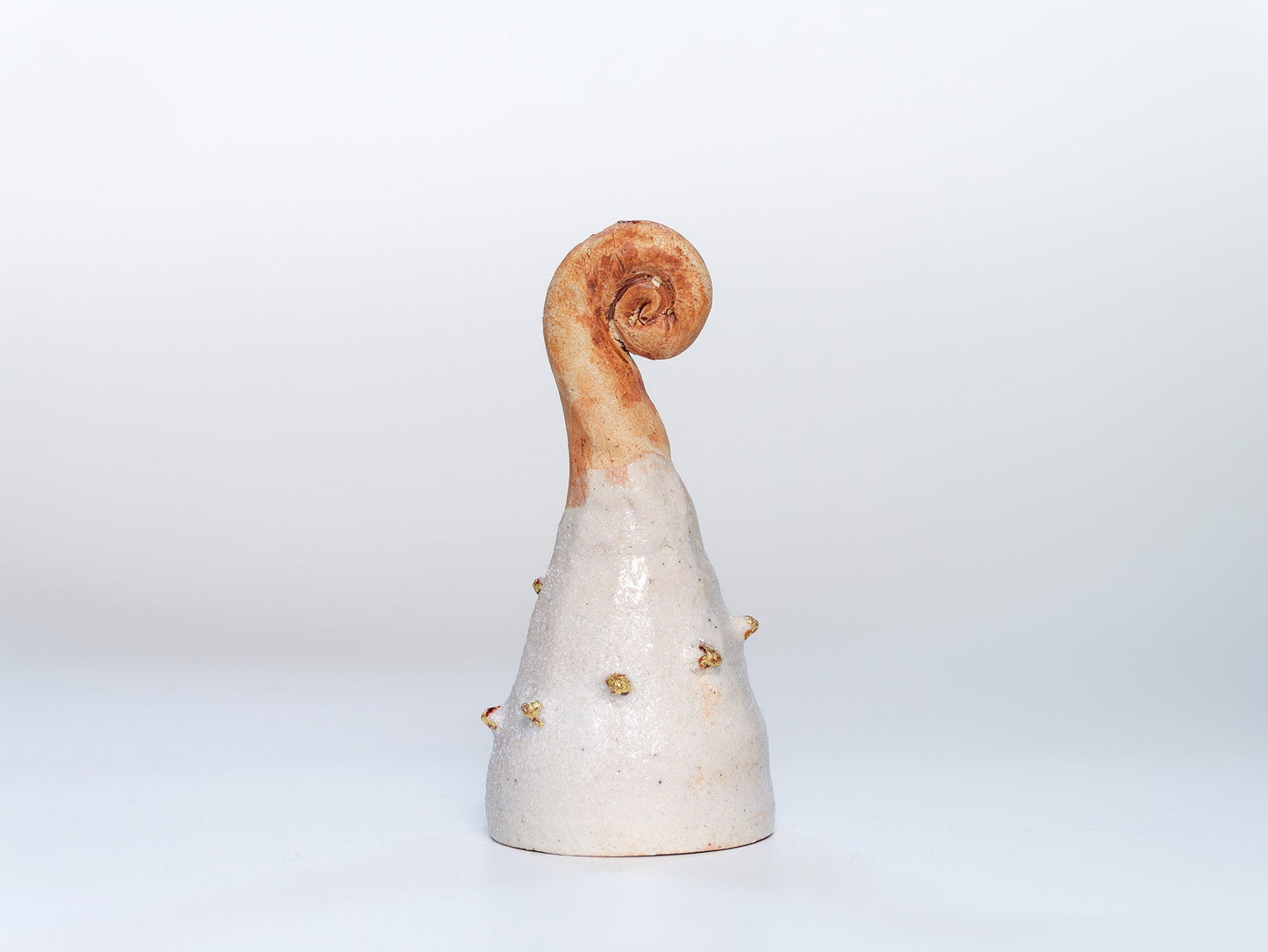 Shino gold-painted sake cup | Ikuhiko Shibata