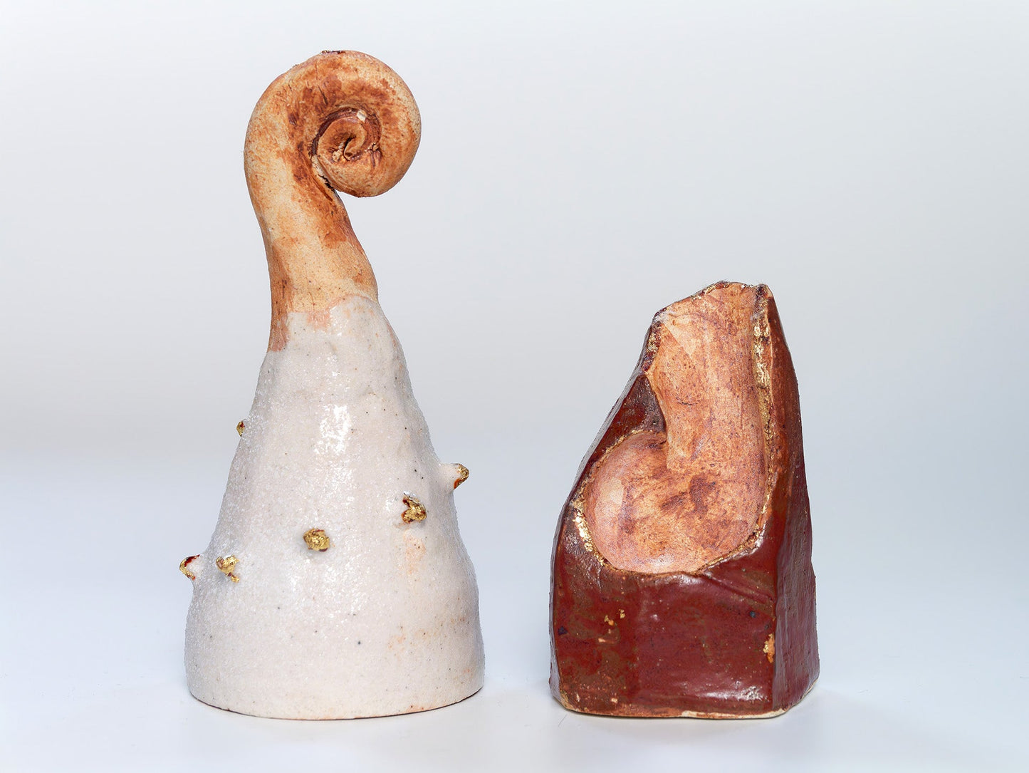 Shino gold-painted sake cup | Ikuhiko Shibata