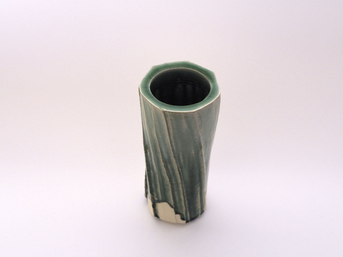 Oribe flower vase | Yutaka Kato