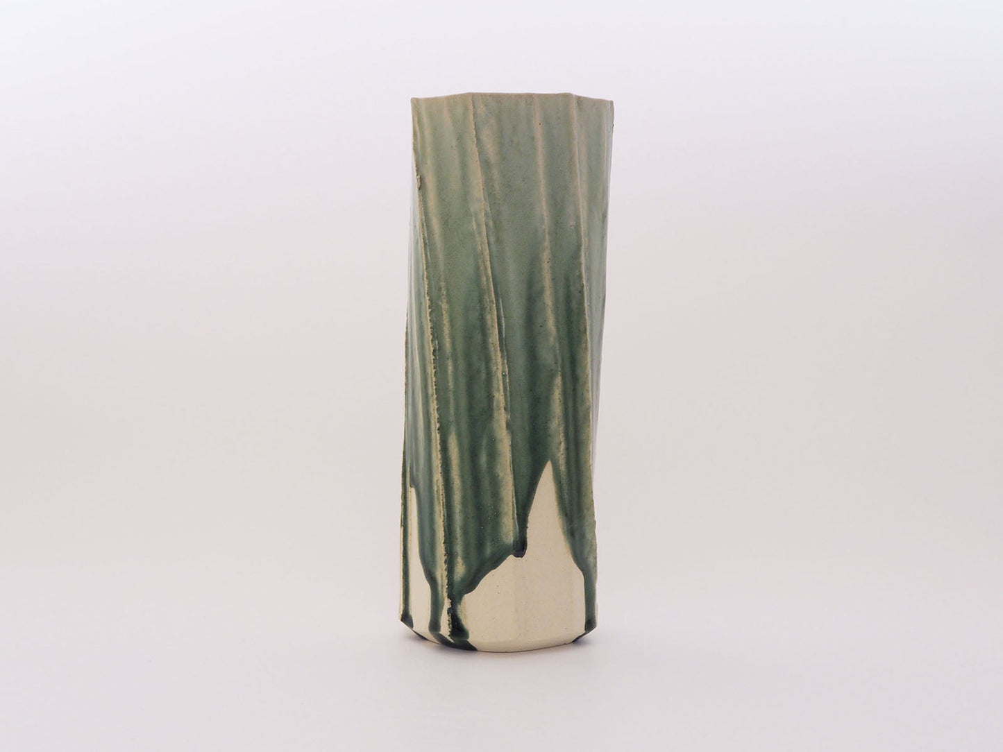 Oribe flower vase | Yutaka Kato