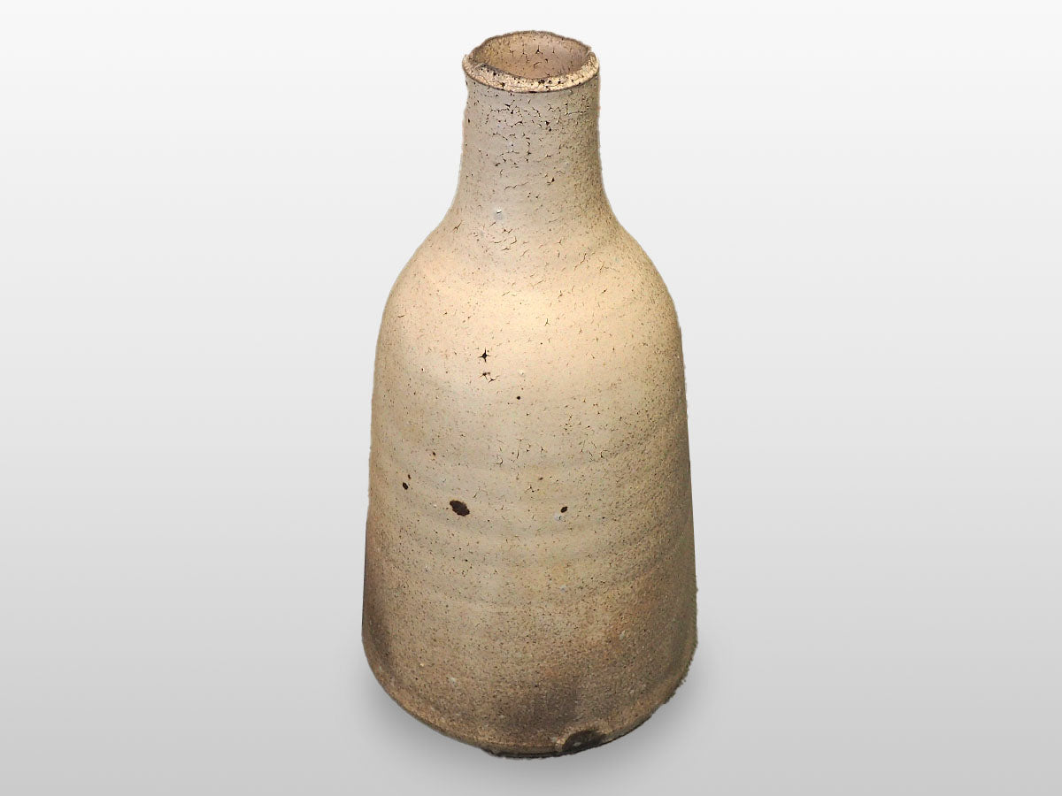 Powdered porcelain vase | Keisuke Wakao