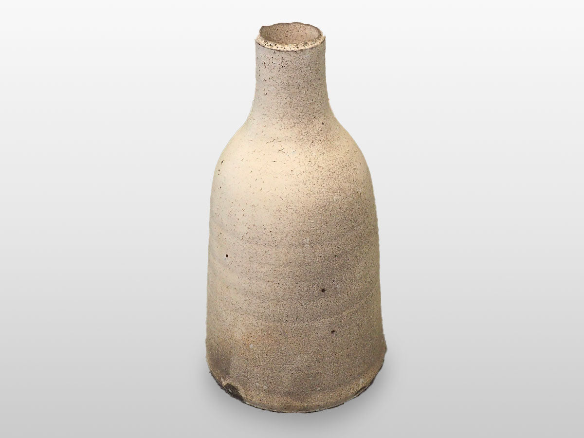 Powdered porcelain vase | Keisuke Wakao