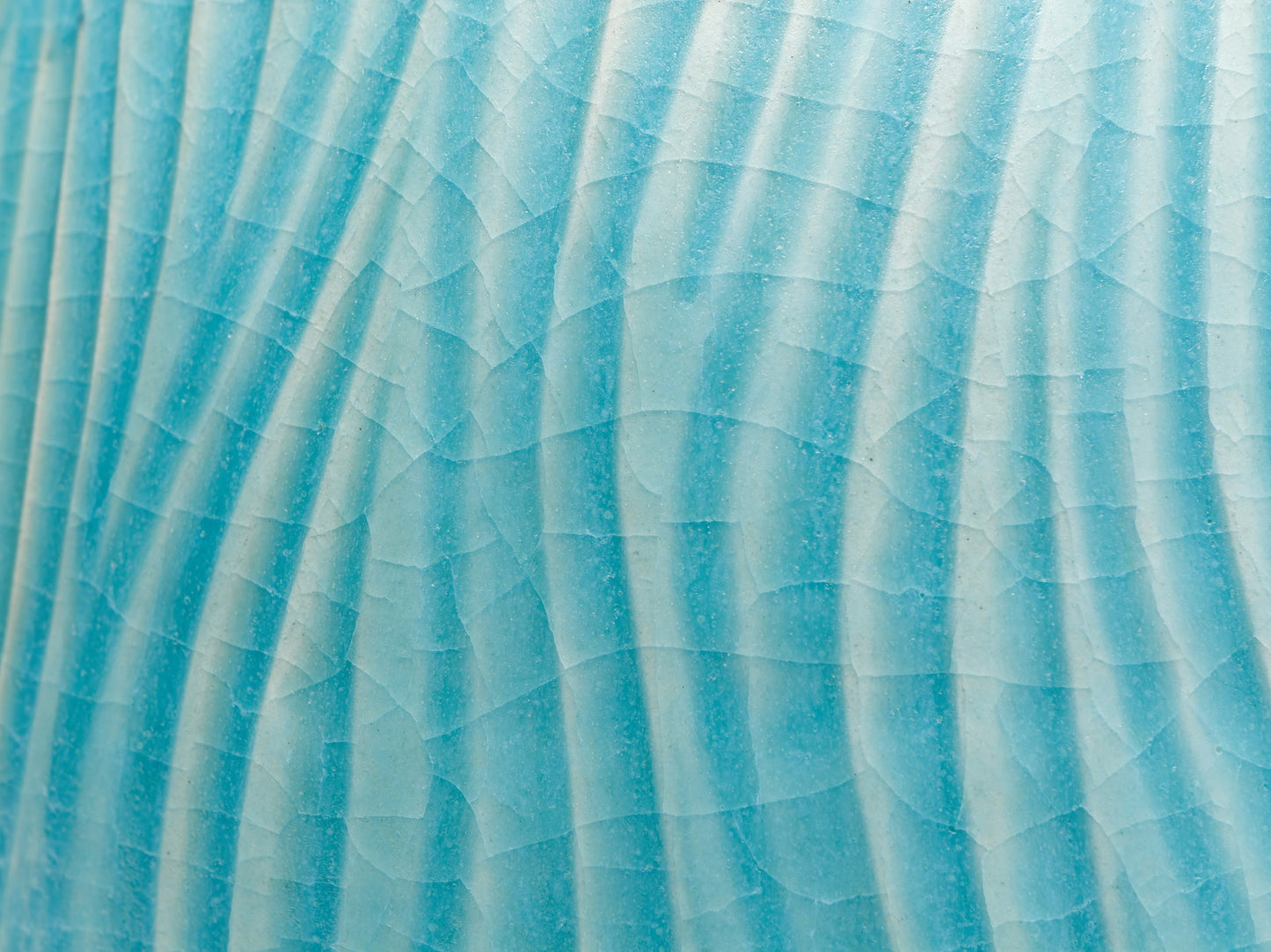 碧彩クシ目壷｜青山鉄郎