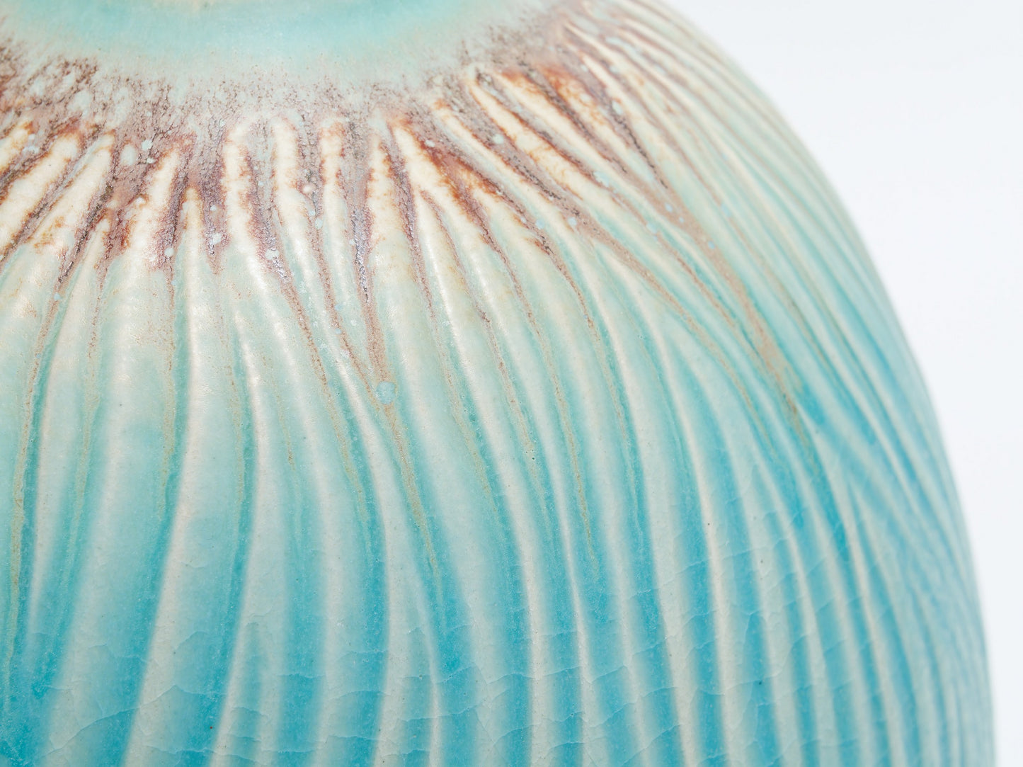 碧彩クシ目壷｜青山鉄郎