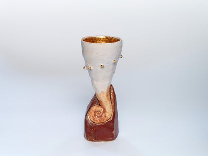 Shino gold-painted sake cup | Ikuhiko Shibata
